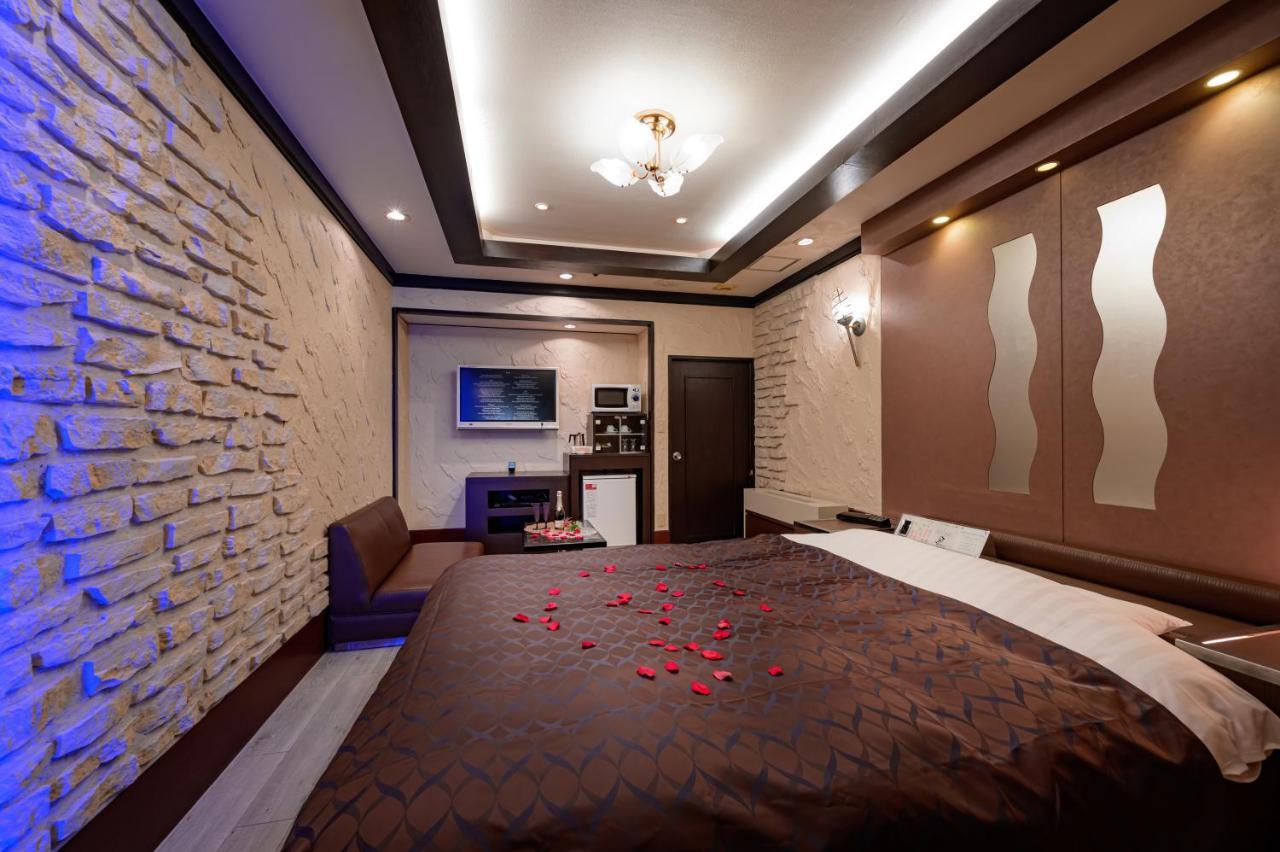 Hotel Metro (Adults Only) โยโกฮาม่า ภายนอก รูปภาพ